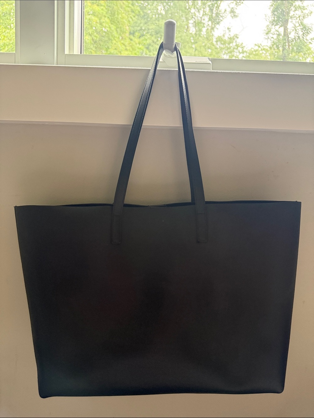 Saint Laurent Black Leather Large Tote with Luggage Tag - Picture 3 of 11